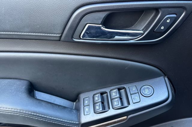 Used 2016 Chevrolet Suburban LT image 11