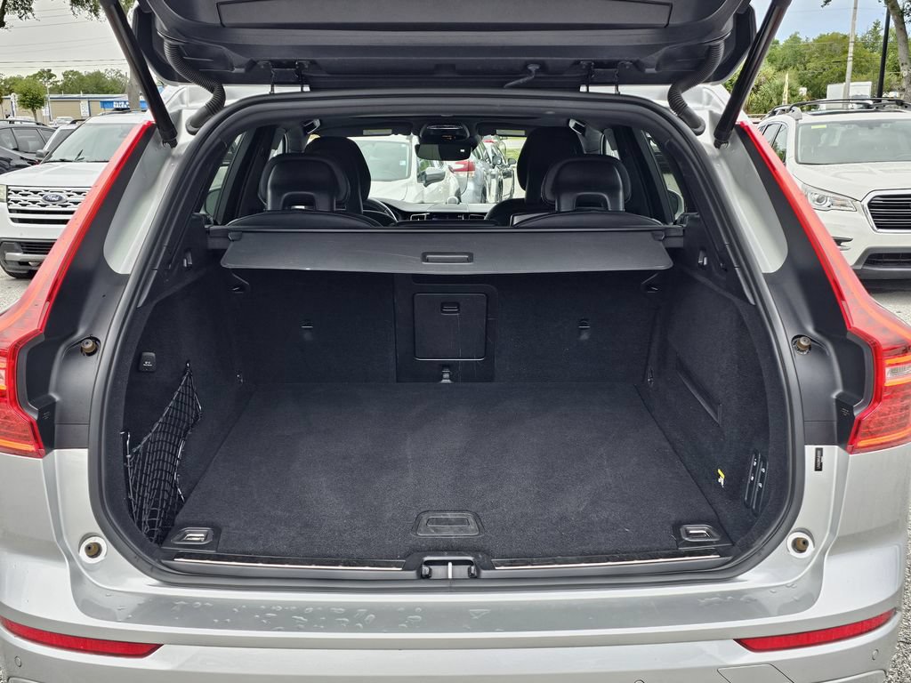 Used 2018 Volvo XC60 T6 R-Design w/ Convenience Package AWD/4WD image 9