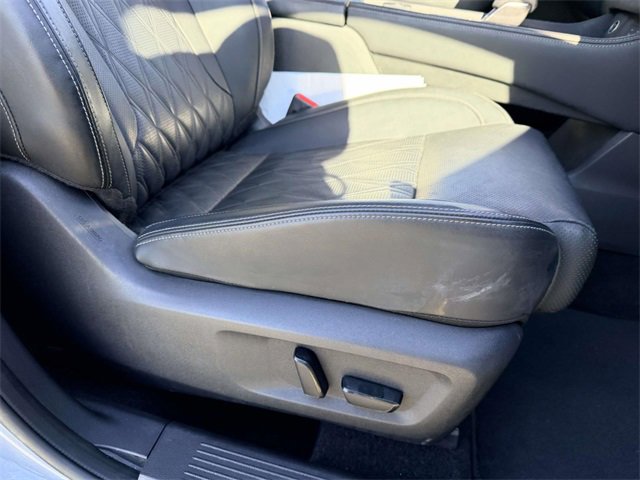 Used 2022 Nissan Rogue Platinum w/ Head-Up Display Package image 9