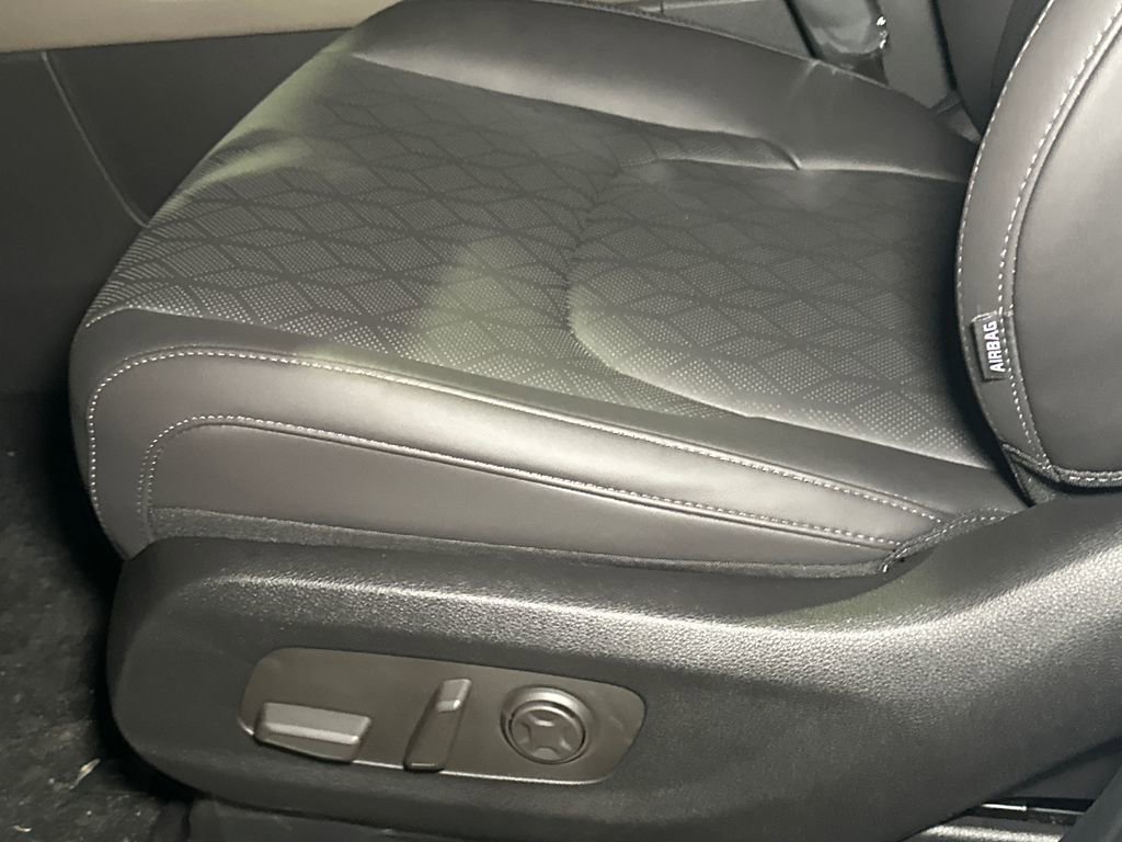 New 2026 Kia Carnival LXS FWD image 16