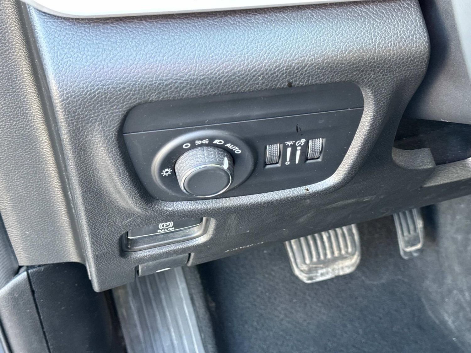 Used 2023 Jeep Grand Cherokee L Altitude image 26