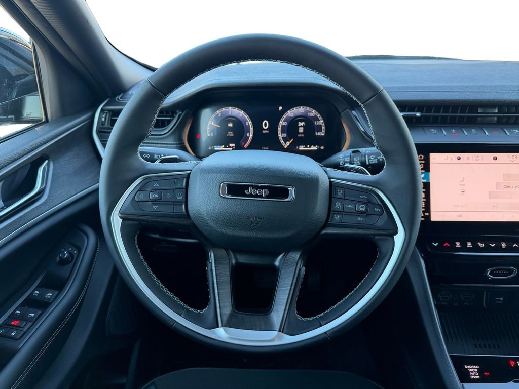 New 2026 Jeep Grand Cherokee Laredo image 12