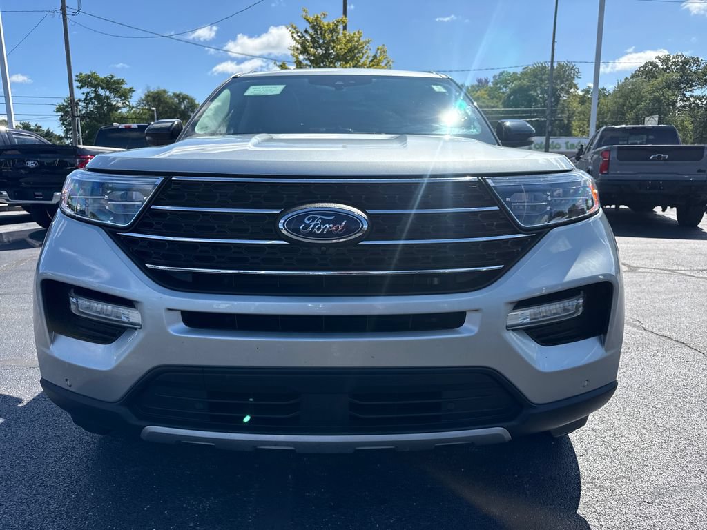 Used 2024 Ford Explorer XLT w/ Equipment Group 202A AWD/4WD video 3