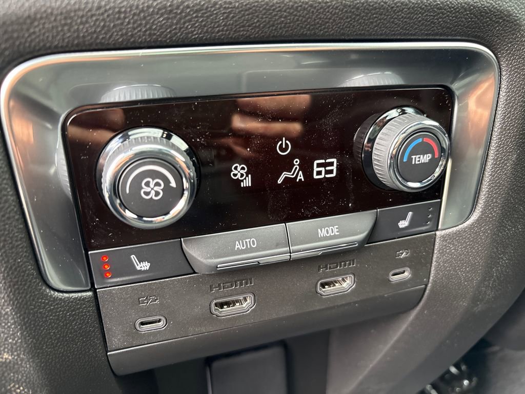 Certified 2026 Chevrolet Tahoe High Country AWD/4WD image 49