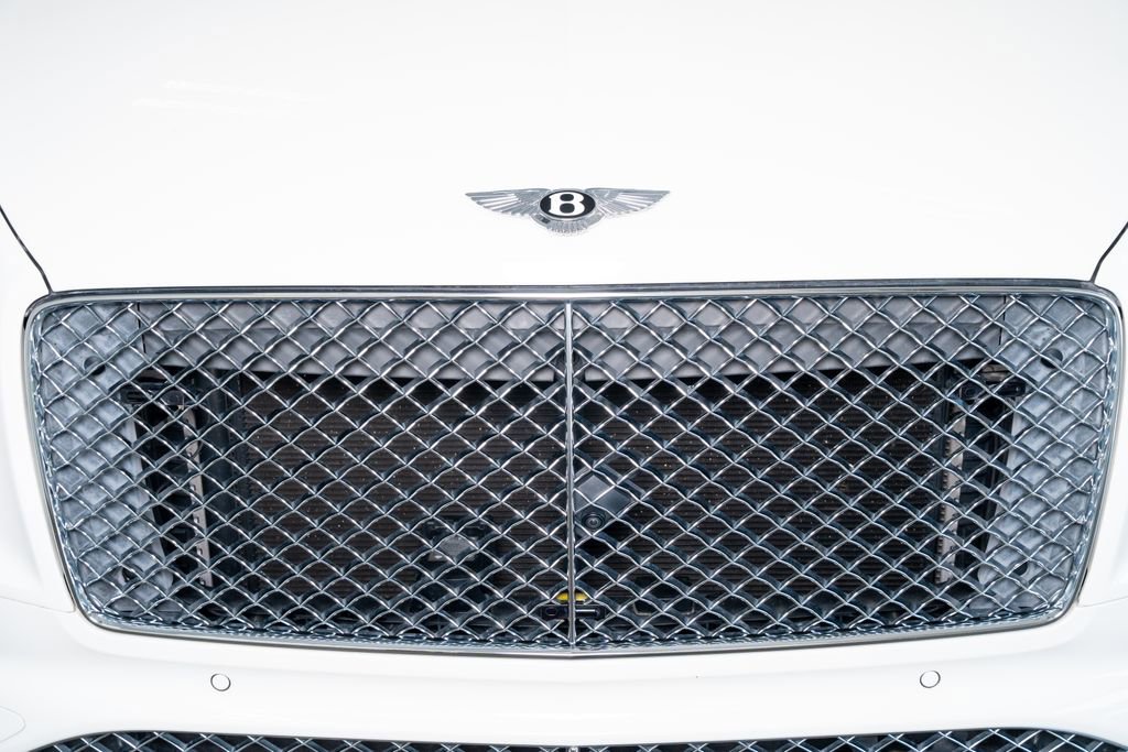 Used 2021 Bentley Bentayga image 16