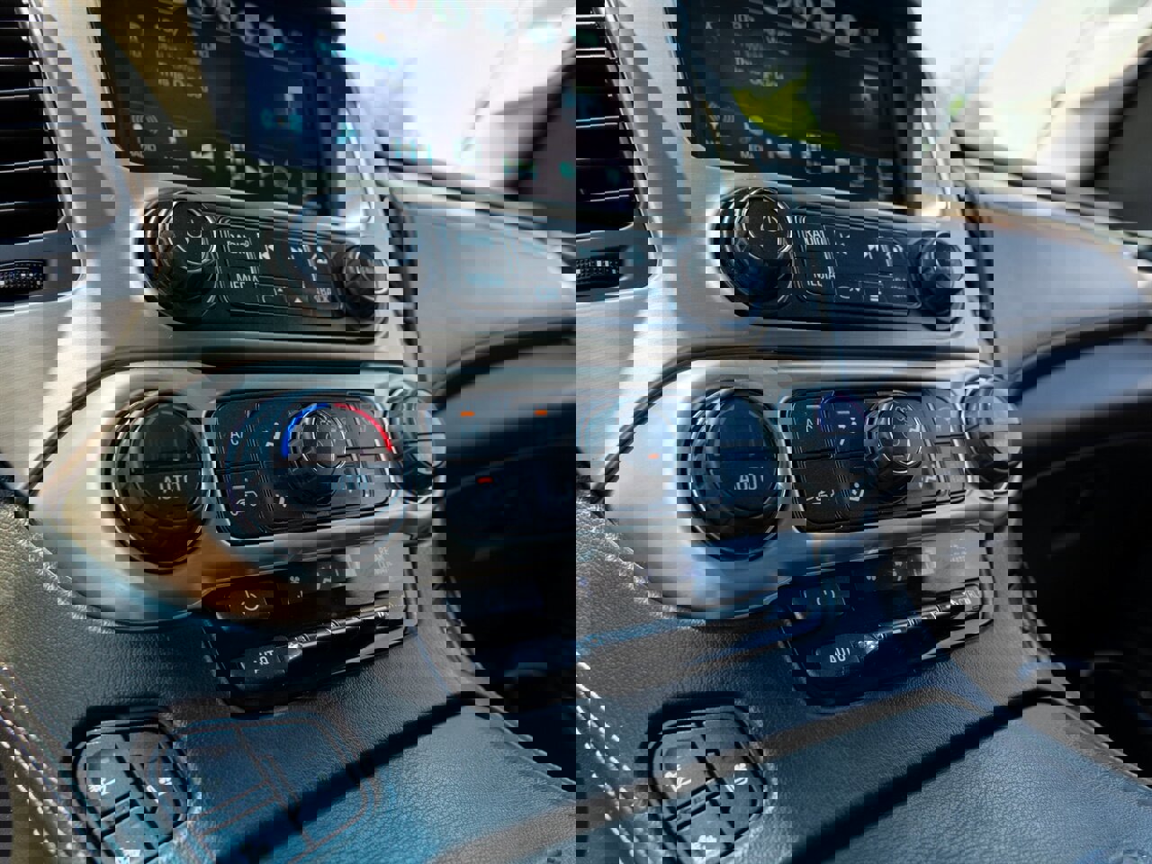 Used 2018 GMC Yukon Denali w/ Denali Ultimate Package image 37