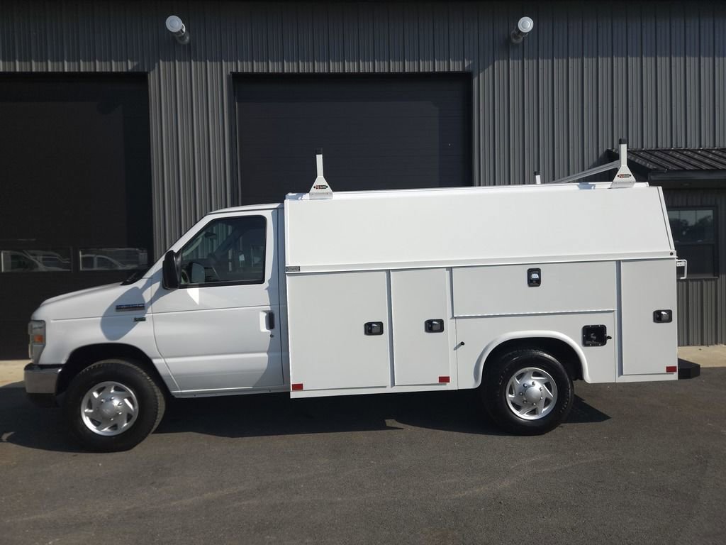 Used 2016 Ford E-350 and Econoline 350 Super Duty w/ Power Windows & Locks Group image 1