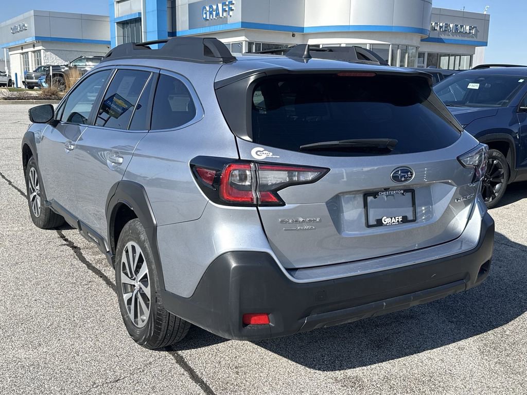 Used 2025 Subaru Outback Premium image 6