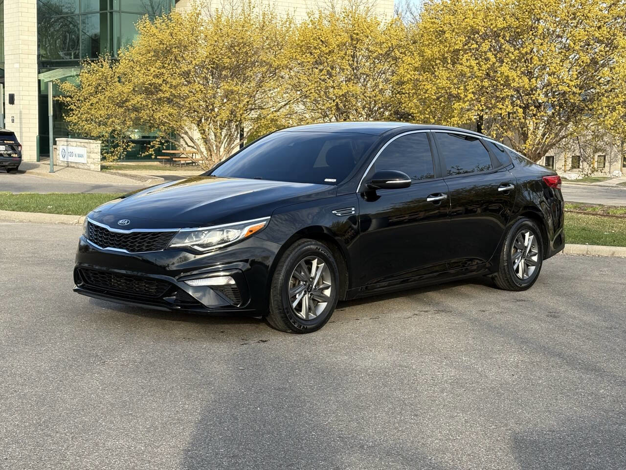 Used 2019 Kia Optima LX FWD image 3