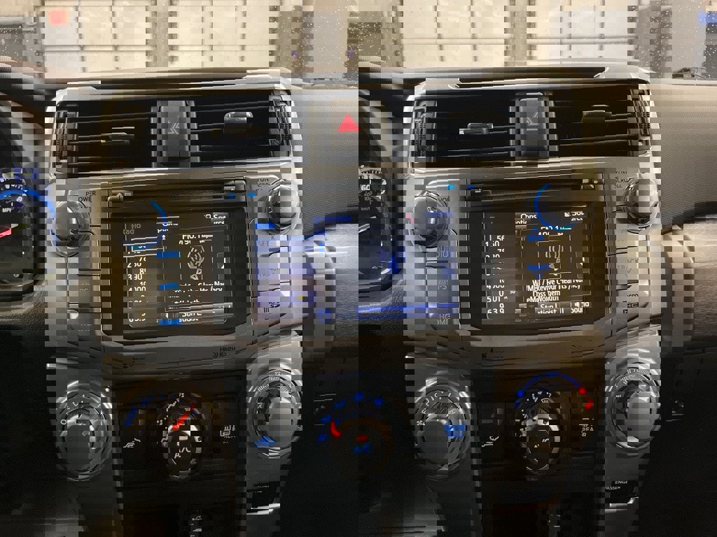 Used 2014 Toyota 4Runner image 22