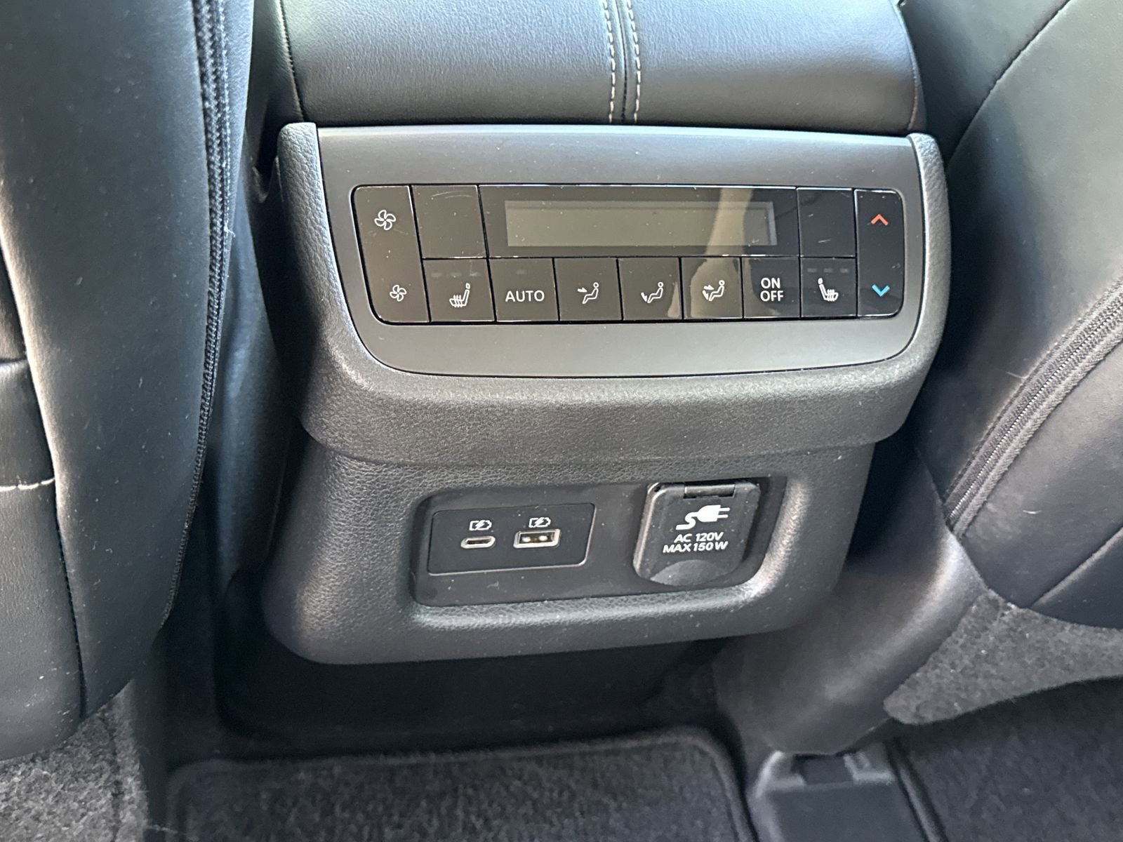 Used 2024 Nissan Pathfinder Platinum image 14