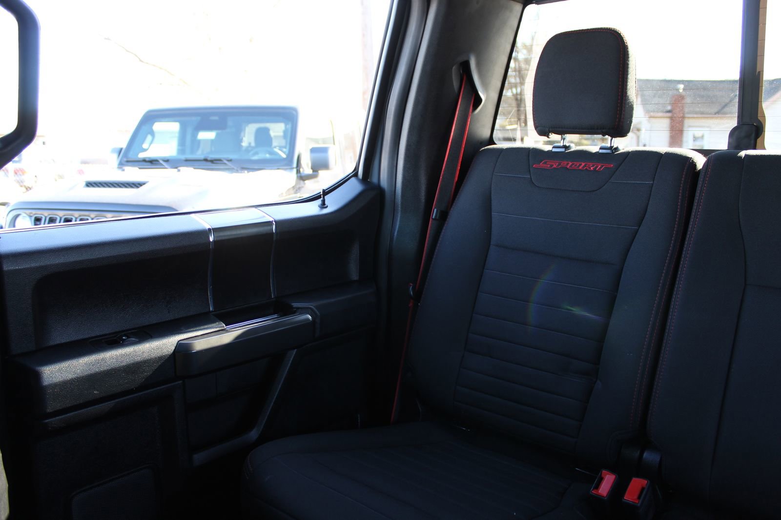 Used 2019 Ford F150 XLT w/ Equipment Group 302A Luxury image 12