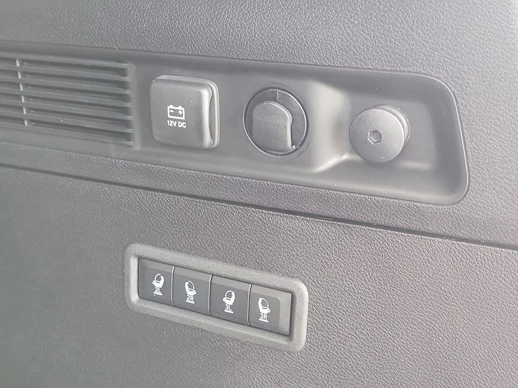 Certified 2024 Jeep Wagoneer Series III w/ Premium Group I image 9