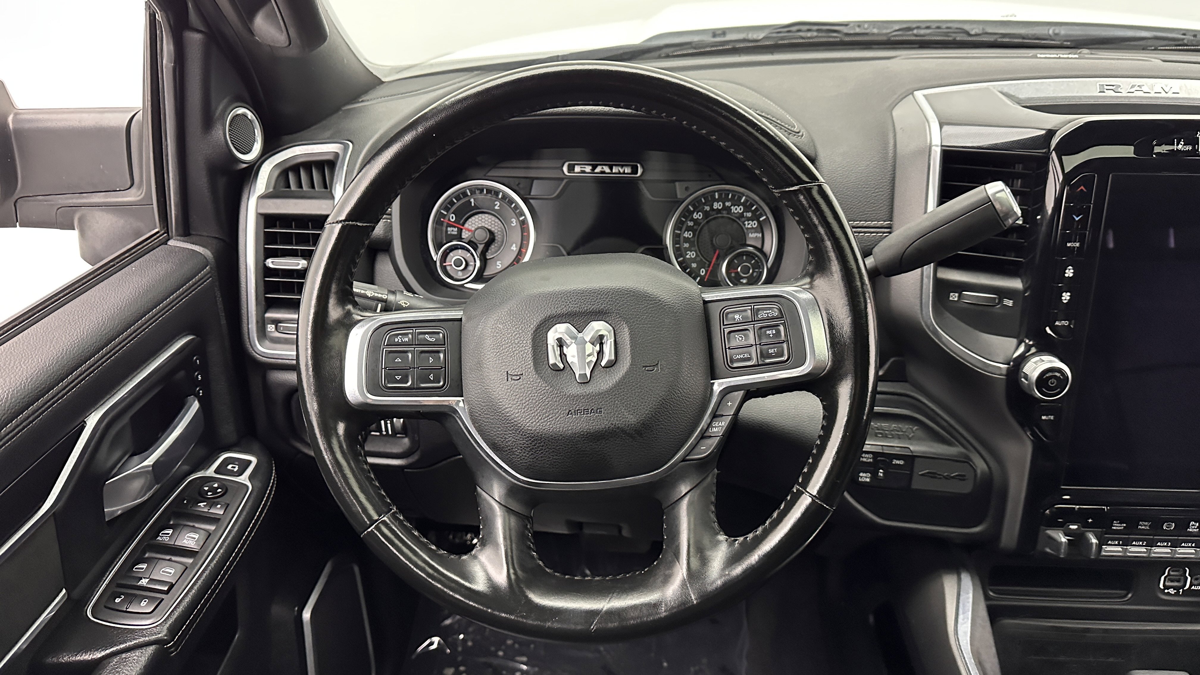 Used 2021 RAM 3500 Laramie image 32