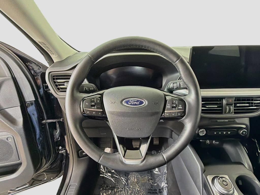 Used 2025 Ford Escape Platinum AWD/4WD image 32