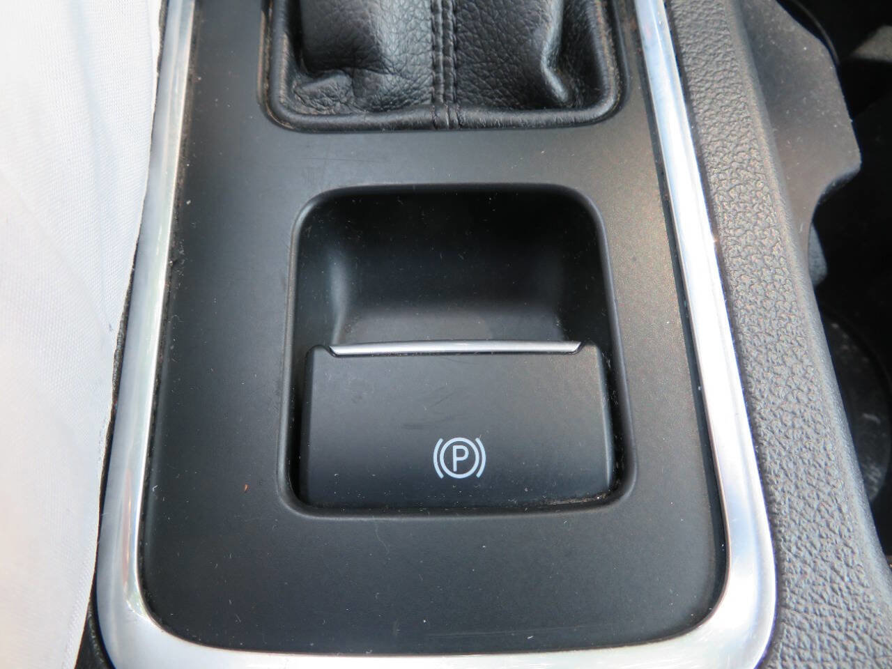 Used 2018 Ford Escape SEL image 32