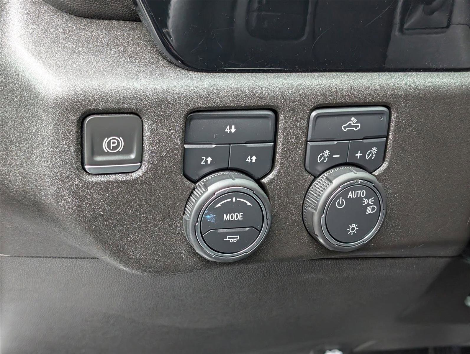 Used 2024 Chevrolet Silverado 3500 LT image 20