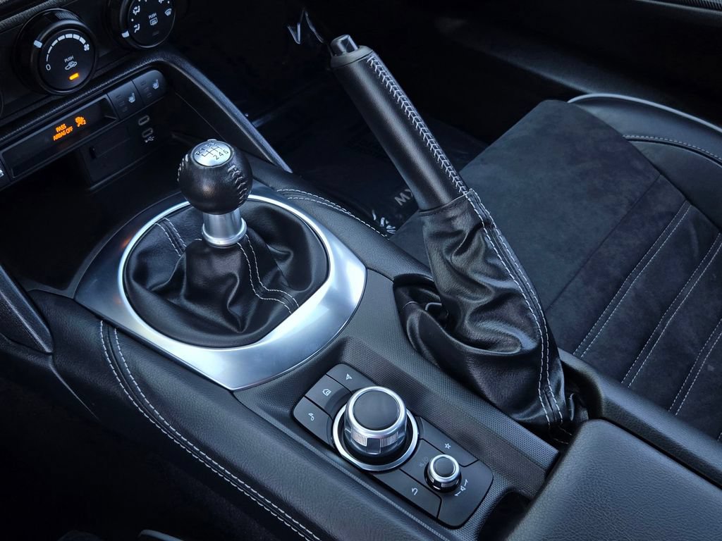 Used 2025 MAZDA MX-5 Miata RF Club RWD image 19