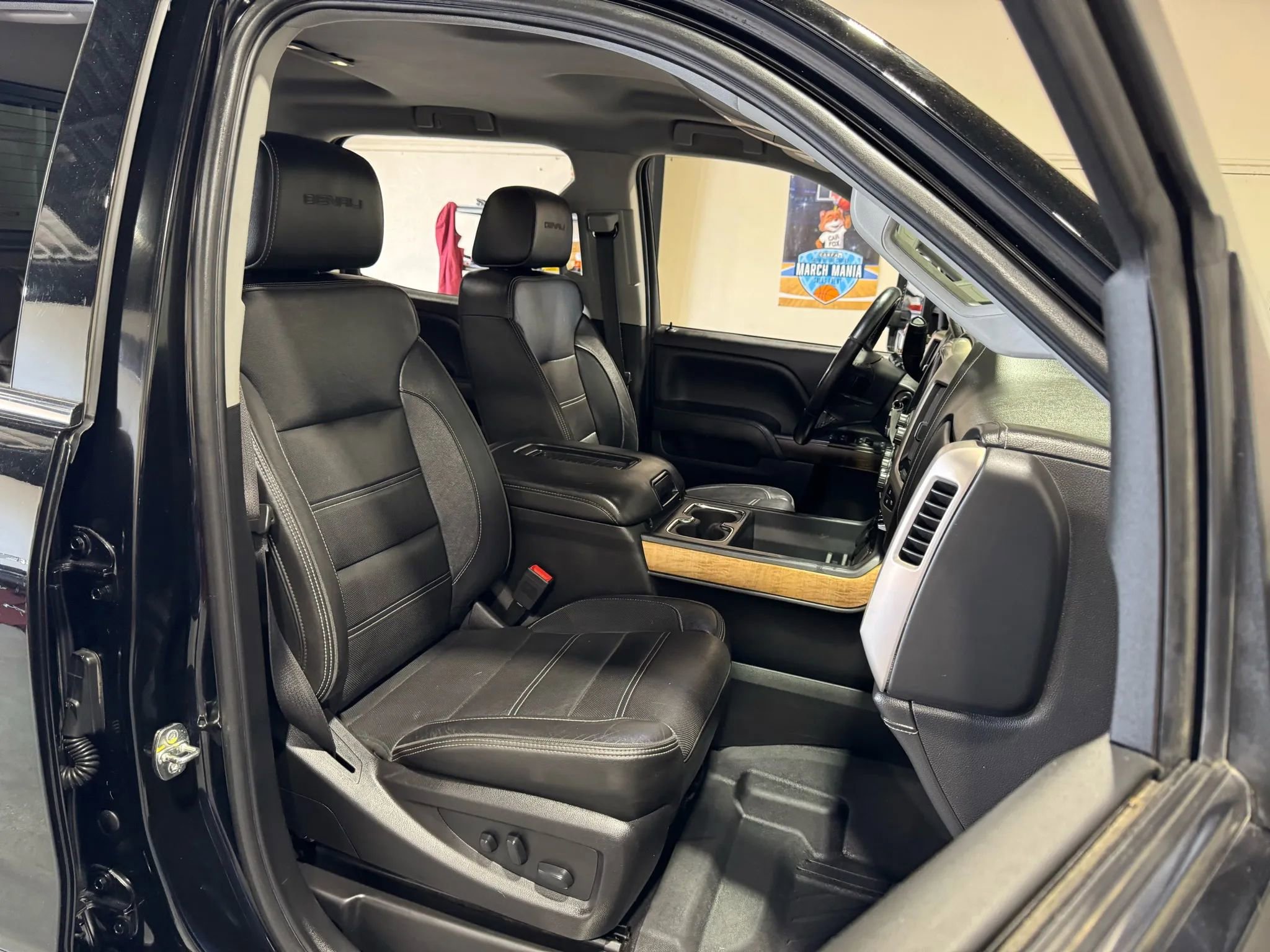 Used 2019 GMC Sierra 2500 Denali w/ Duramax Plus Package image 11