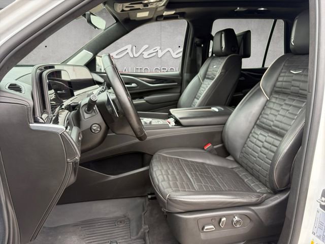 Used 2023 Cadillac Escalade V w/ LPO, ONYX Package AWD/4WD image 19