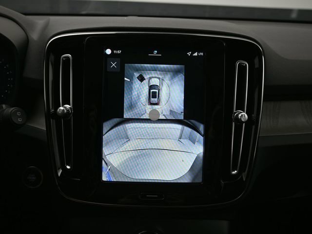 New 2026 Volvo XC40 B5 Plus w/ Protection Package Premier image 21