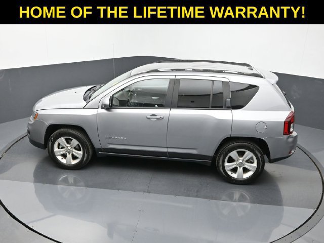 Used 2017 Jeep Compass Latitude AWD/4WD image 43