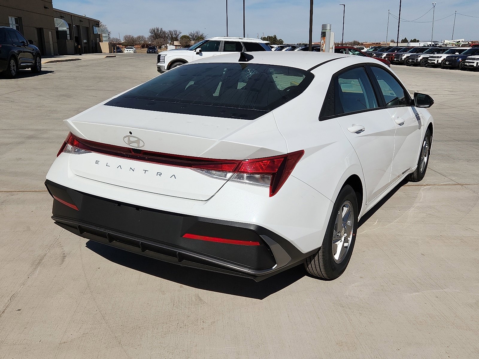 New 2026 Hyundai Elantra SE w/ Cargo Package image 4