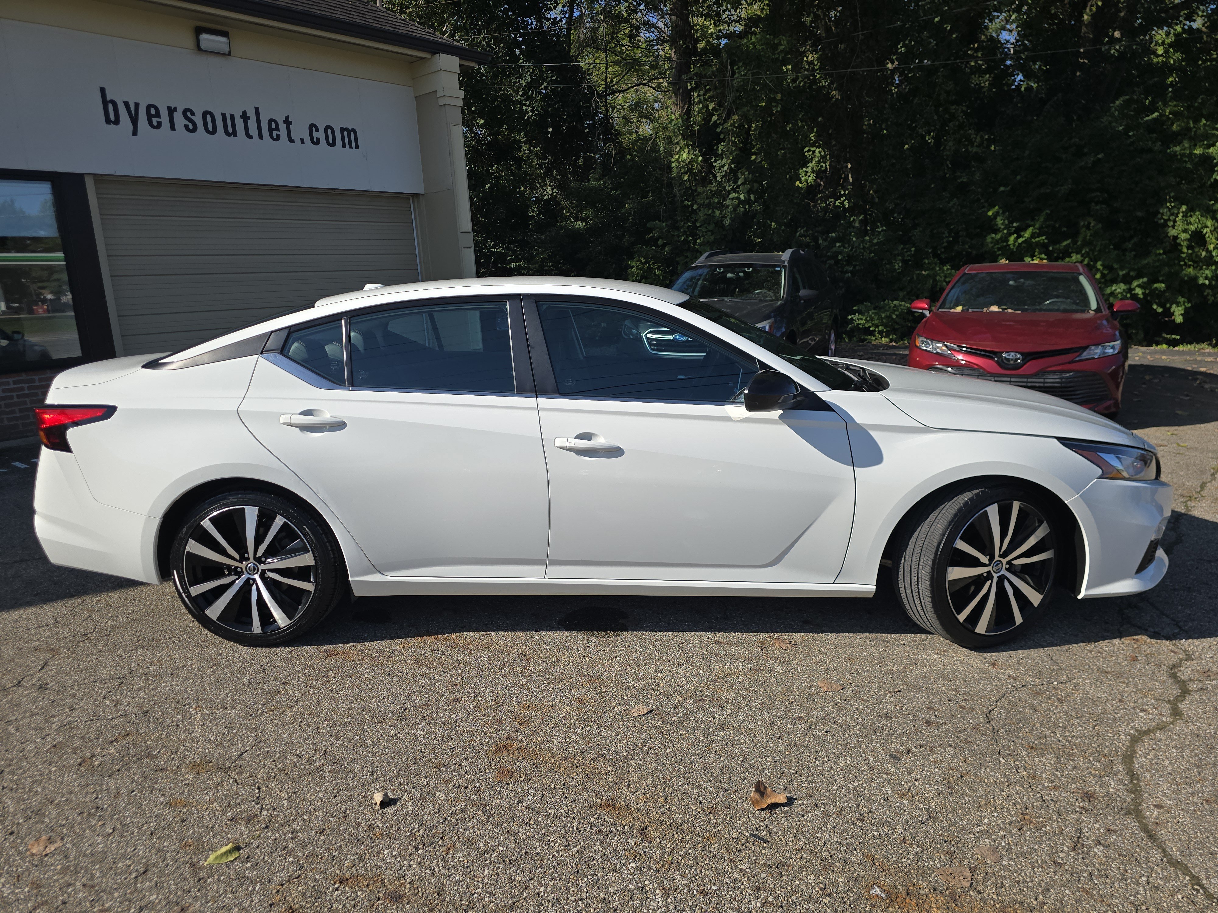 Used 2021 Nissan Altima 2.5 SR FWD image 8