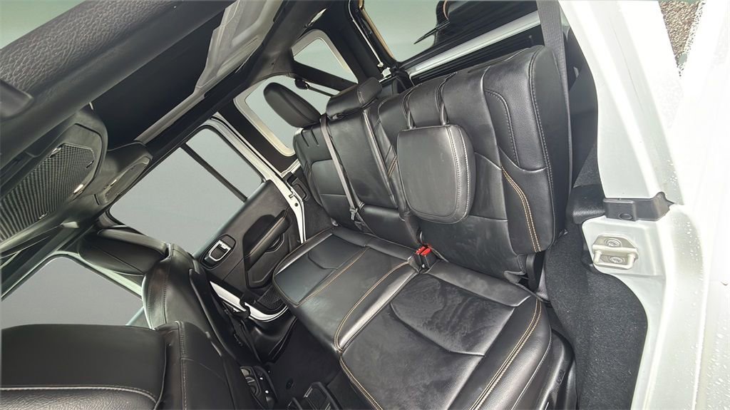 Used 2024 Jeep Wrangler Sahara 4xe image 10