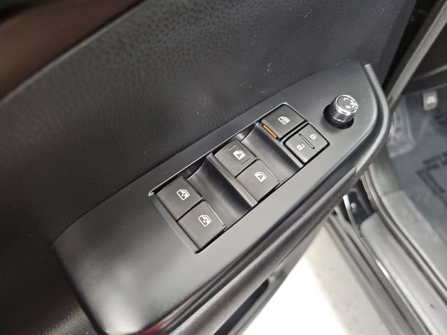 Used 2016 Toyota Highlander XLE AWD/4WD image 12