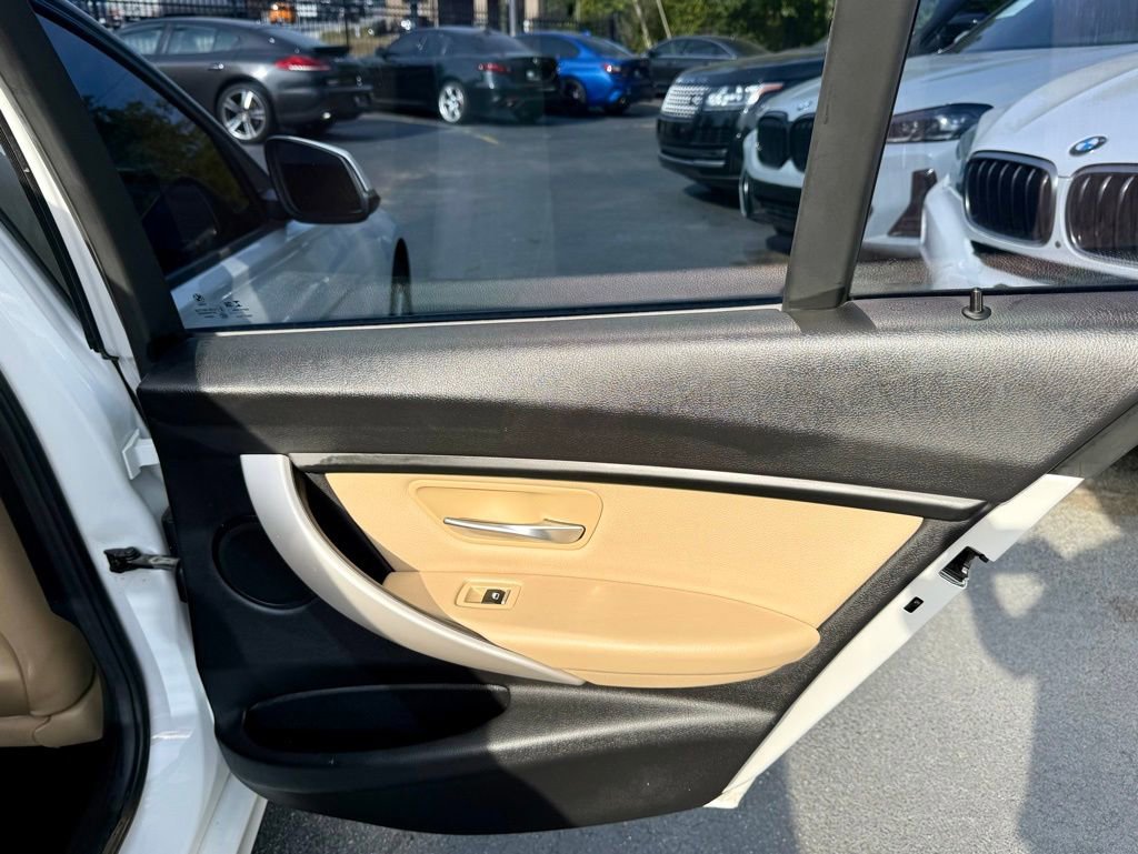 Used 2018 BMW 320i Sedan RWD image 30