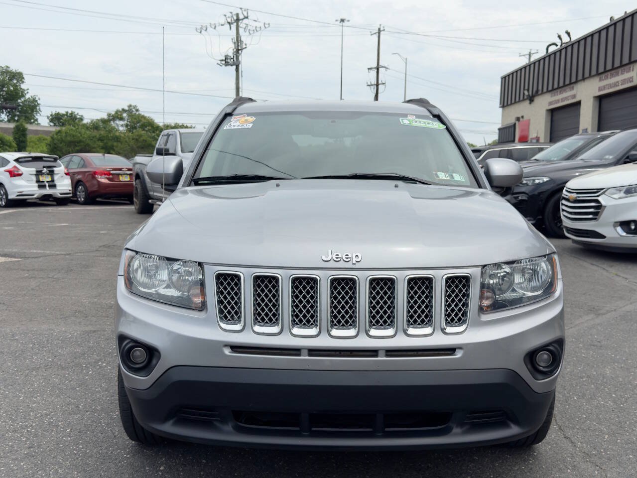 Used 2015 Jeep Compass Latitude AWD/4WD image 9