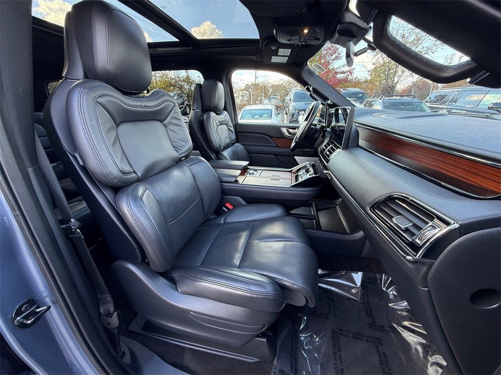 Used 2023 Lincoln Navigator Reserve image 26