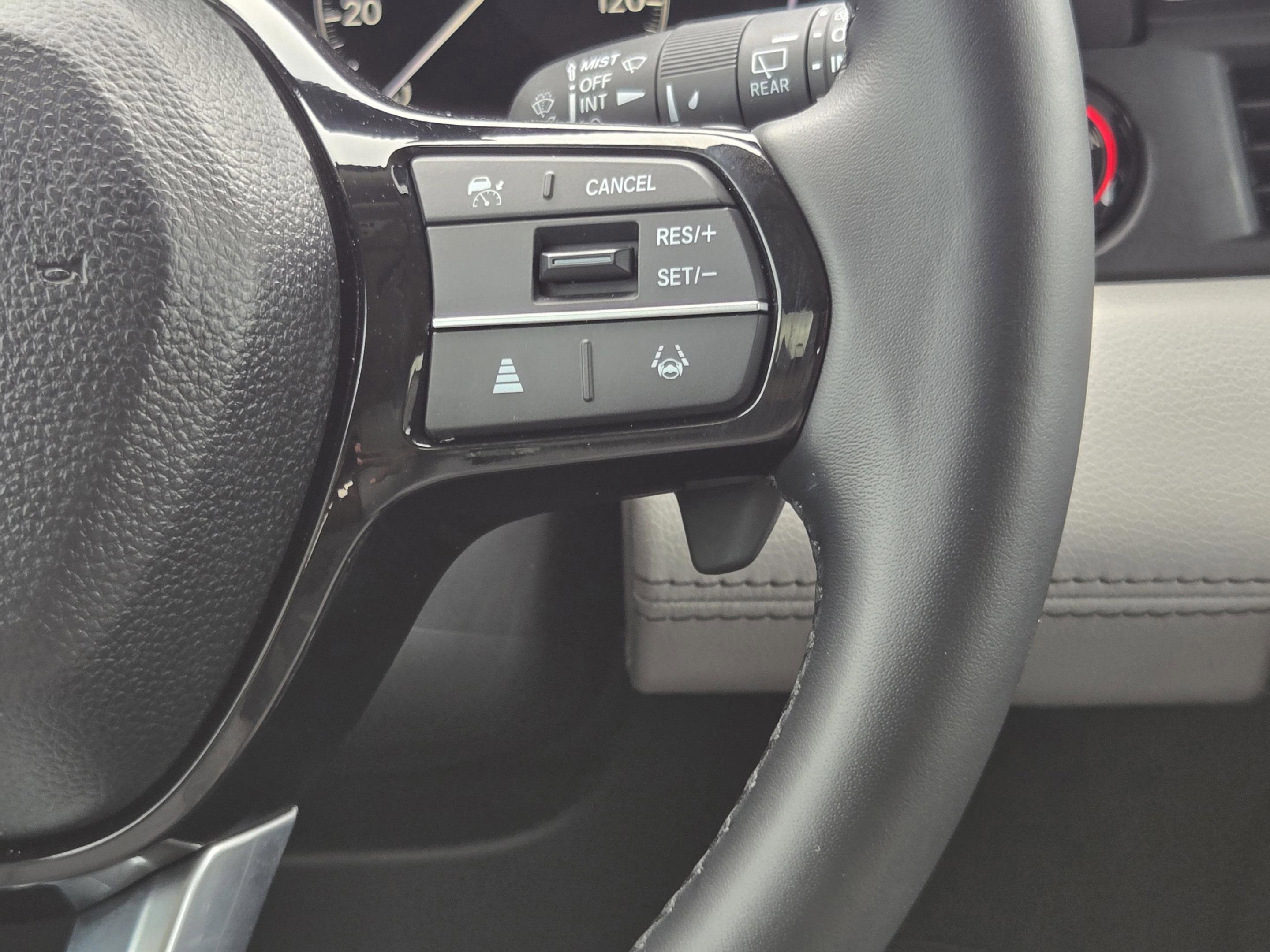 Certified 2025 Honda Pilot Touring image 25