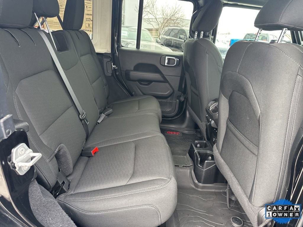 Used 2021 Jeep Wrangler Unlimited Sahara AWD/4WD image 44