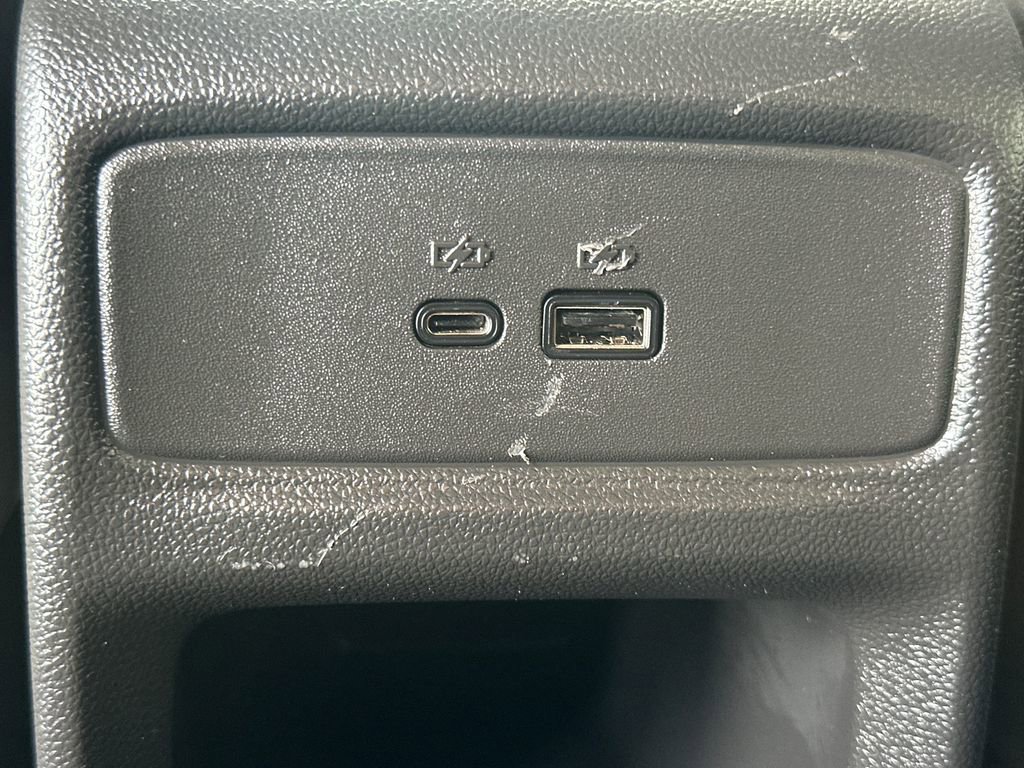 Used 2025 Chevrolet Trax ACTIV image 34