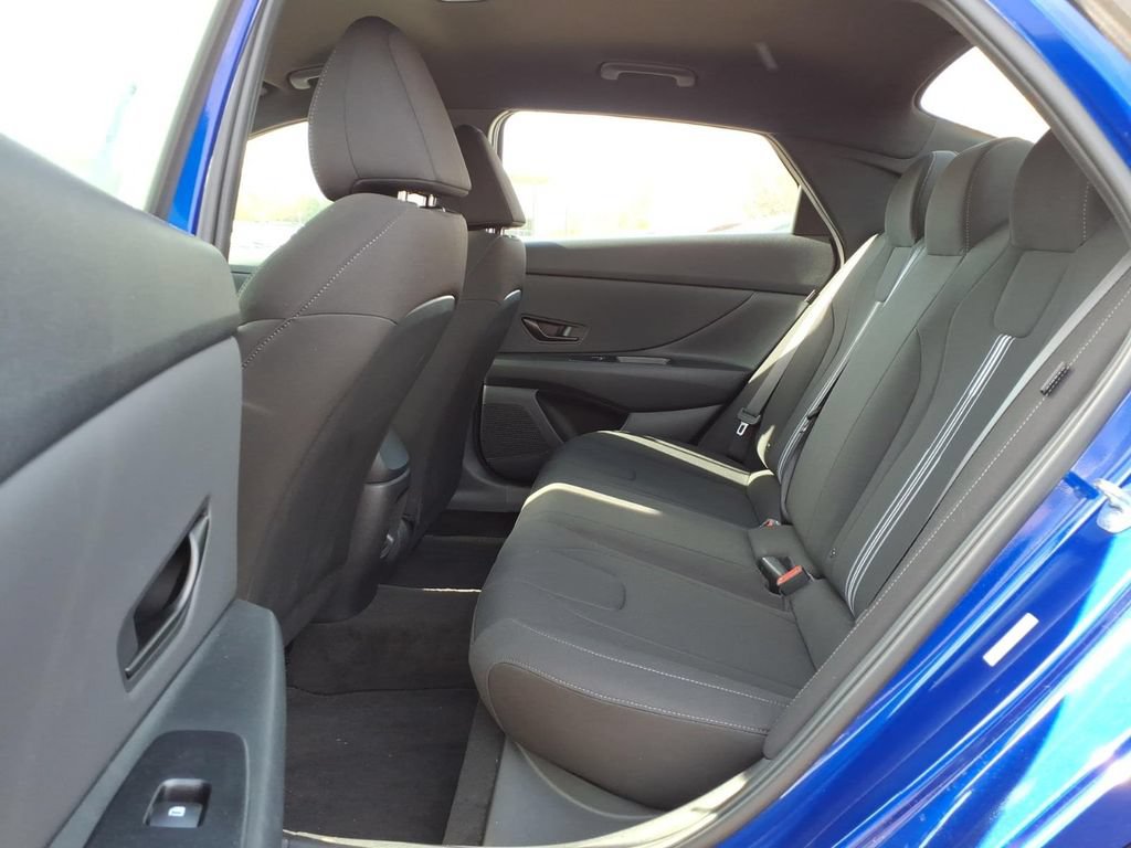 New 2025 Hyundai Elantra Sport FWD image 10