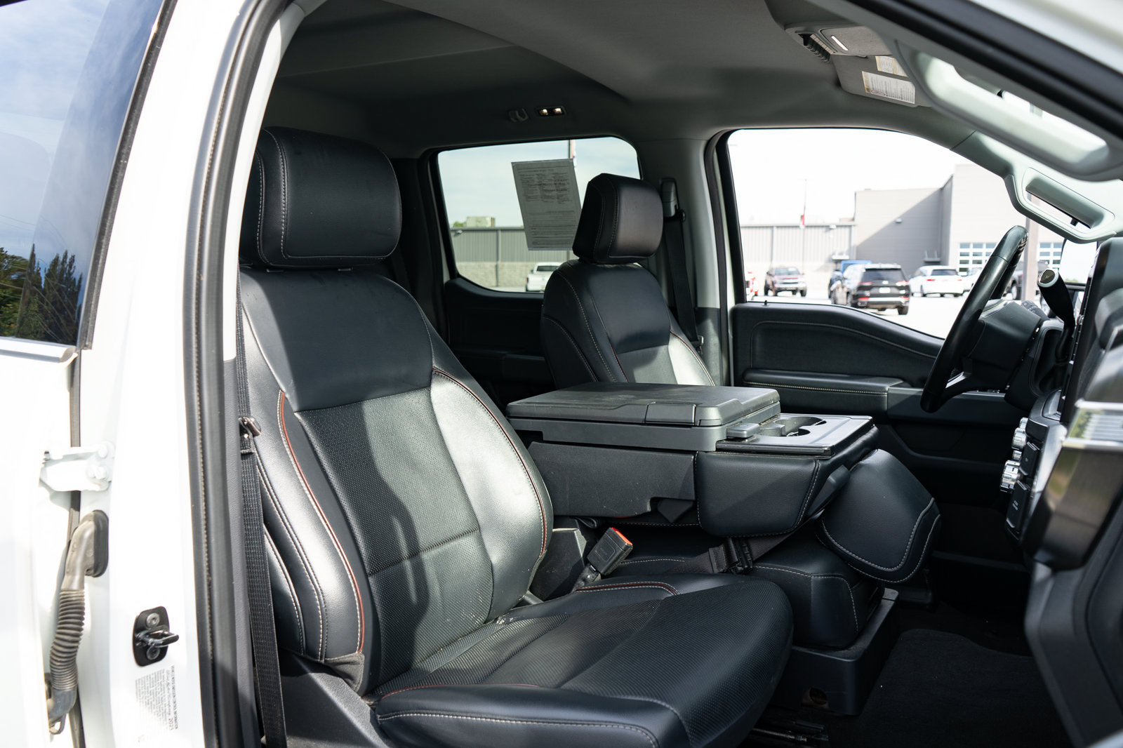 Used 2024 Ford F350 Lariat w/ Chrome Package AWD/4WD image 22