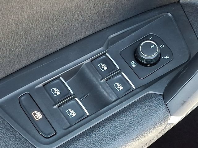 Used 2018 Volkswagen Tiguan S FWD image 22