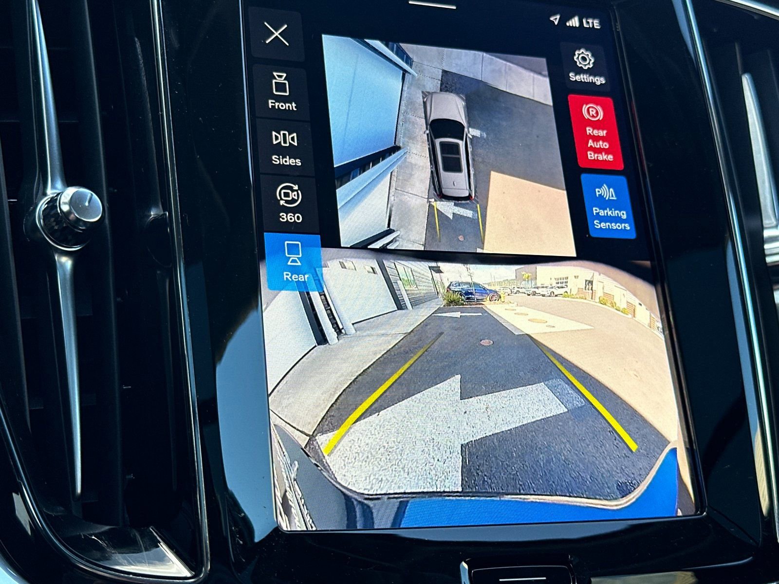 Used 2025 Volvo V60 B5 Cross Country Plus image 21