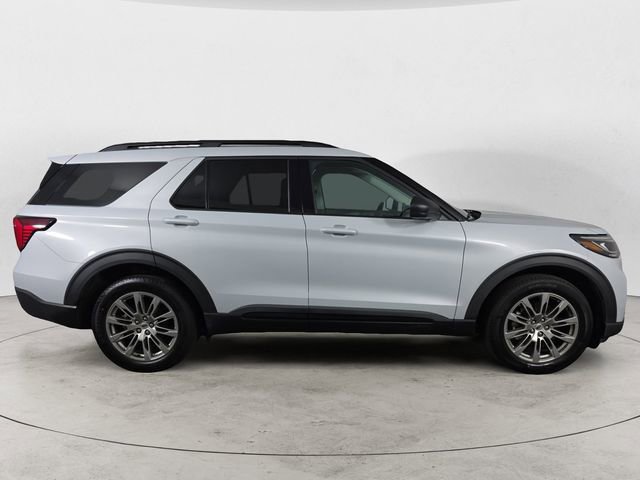 Used 2026 Ford Explorer Active w/ Active Comfort Package AWD/4WD image 6