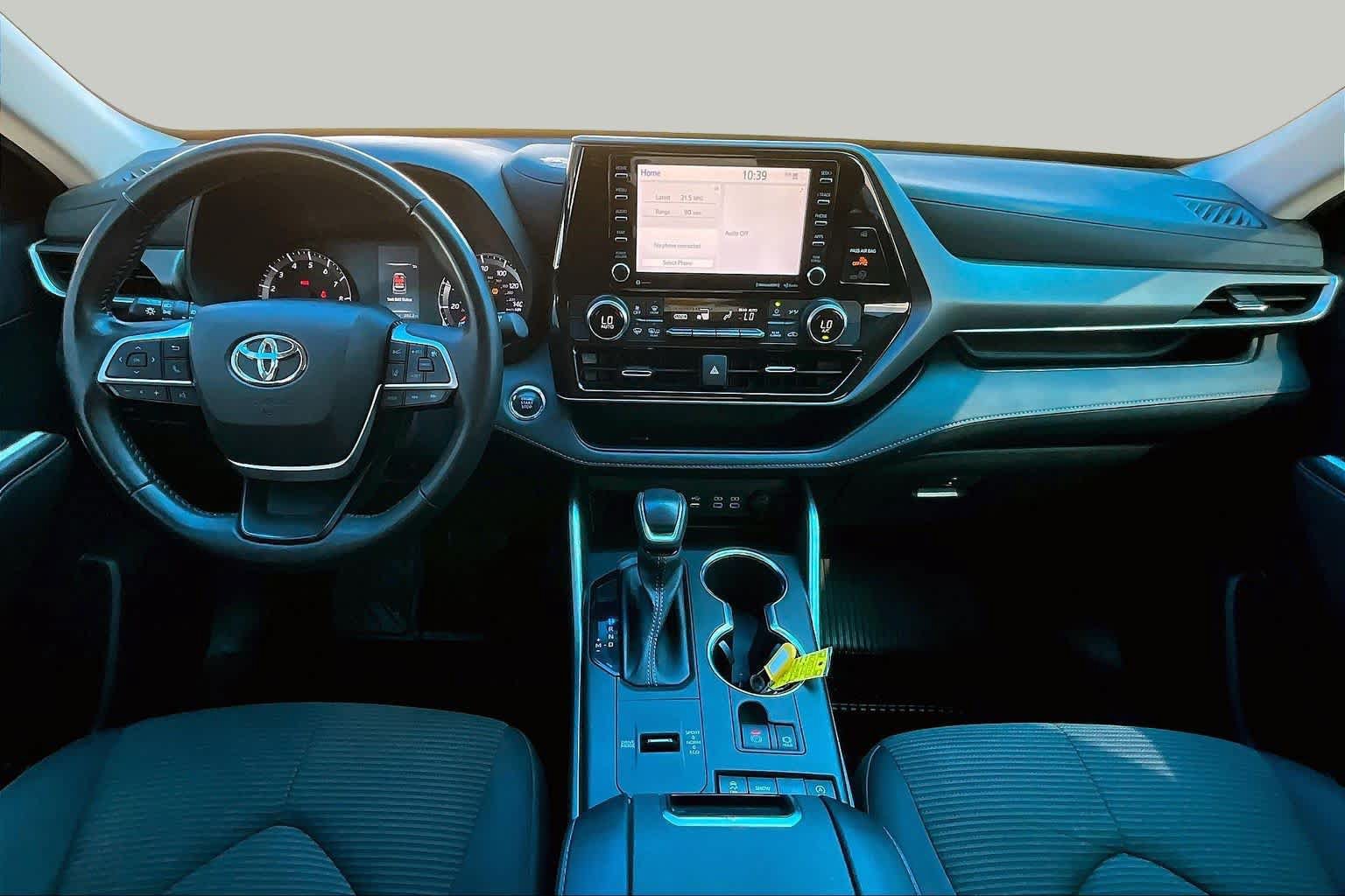 Used 2022 Toyota Highlander LE FWD image 15