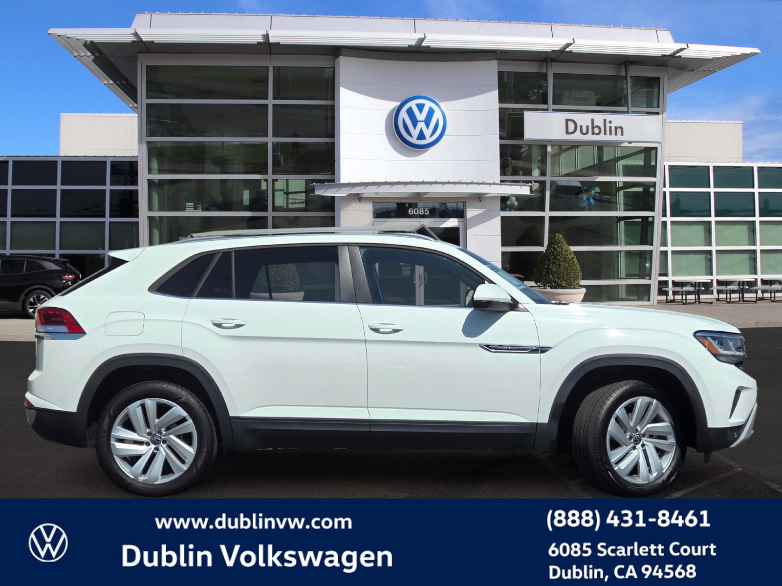 Certified 2022 Volkswagen Atlas Cross Sport SE FWD image 3