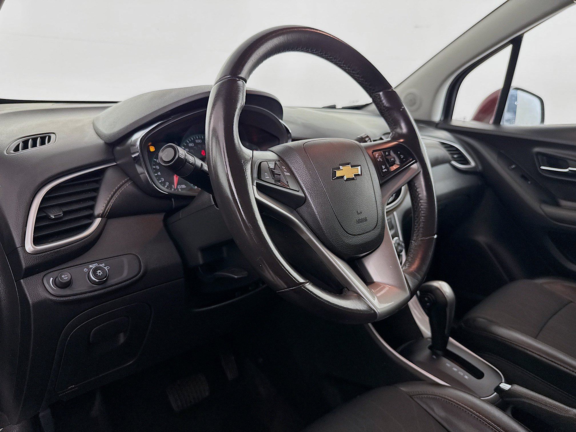 Used 2022 Chevrolet Trax LT w/ LT Convenience Package FWD image 21