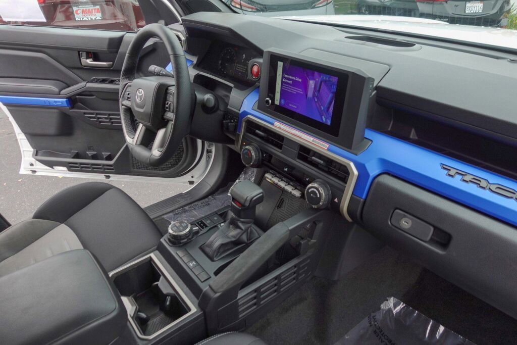 Certified 2025 Toyota Tacoma TRD Off-Road image 14