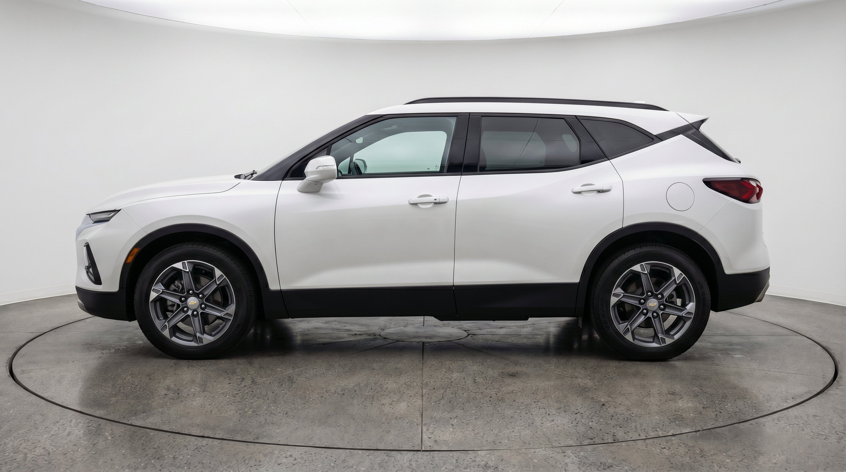 Used 2025 Chevrolet Blazer LT FWD image 5