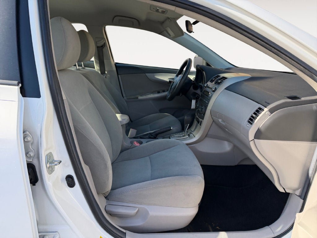 Used 2011 Toyota Corolla LE FWD image 24