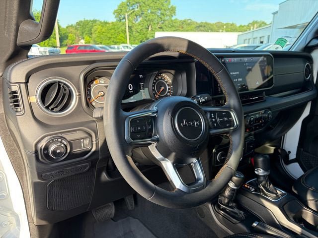Used 2024 Jeep Wrangler Unlimited Sahara w/ Technology Group AWD/4WD image 20