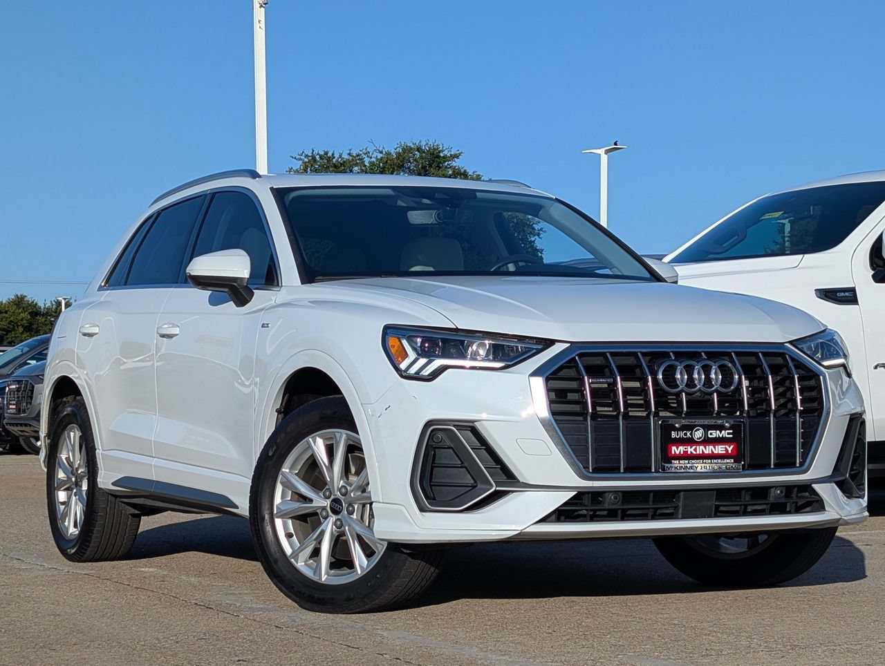 Used 2024 Audi Q3 2.0T Premium Plus w/ Premium Plus Package AWD/4WD image 2