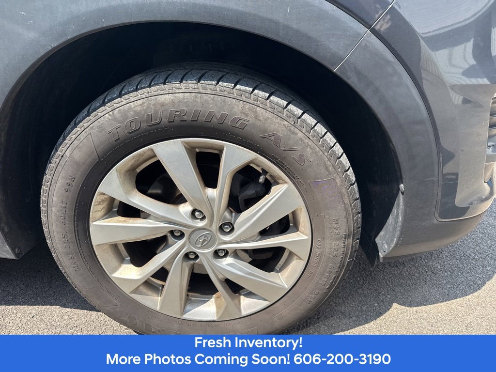 Used 2021 Hyundai Tucson Value w/ Cargo Package AWD/4WD image 4